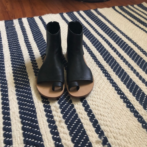 loeffler randall gemma